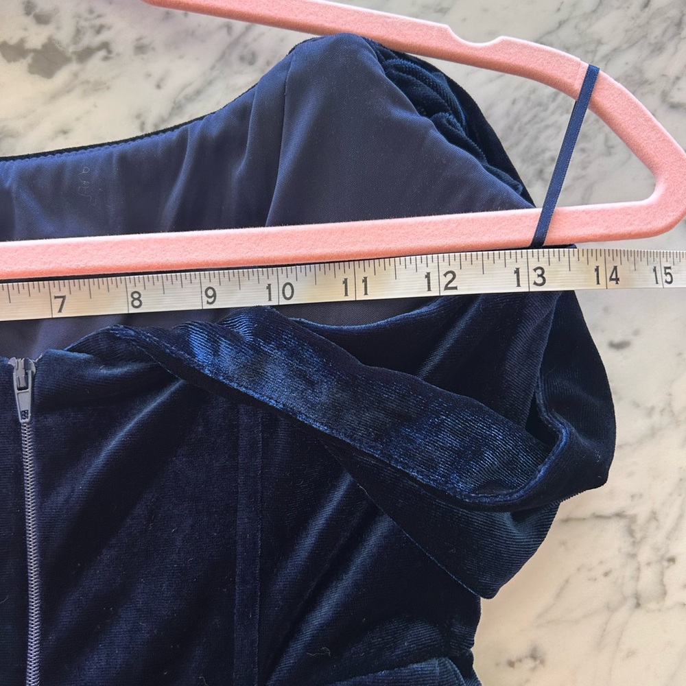 Line + Dot DuJour Gown, RTR - Picture 10 of 12